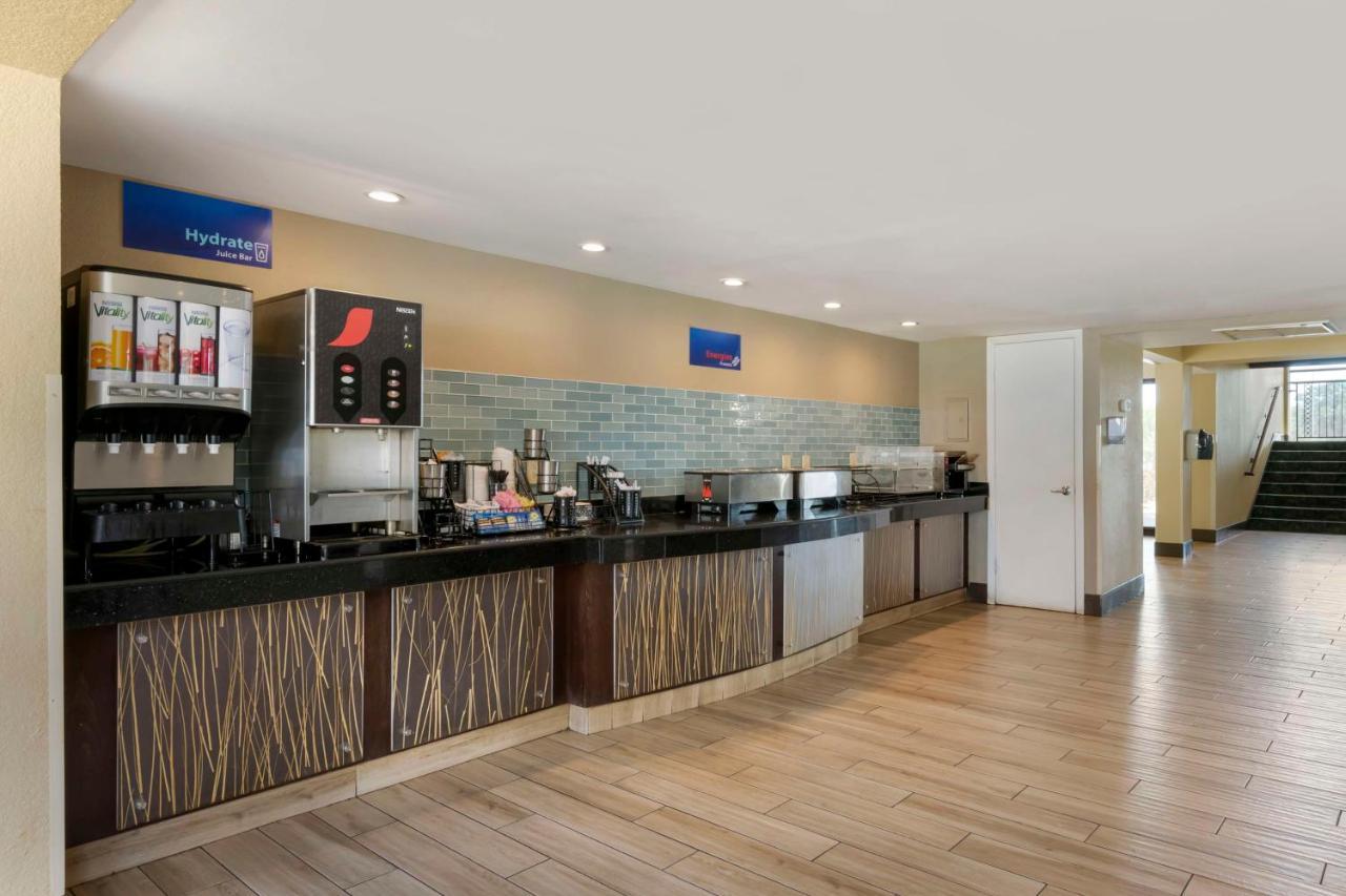 Best Western International Speedway Hotel Дейтона Бийч Екстериор снимка
