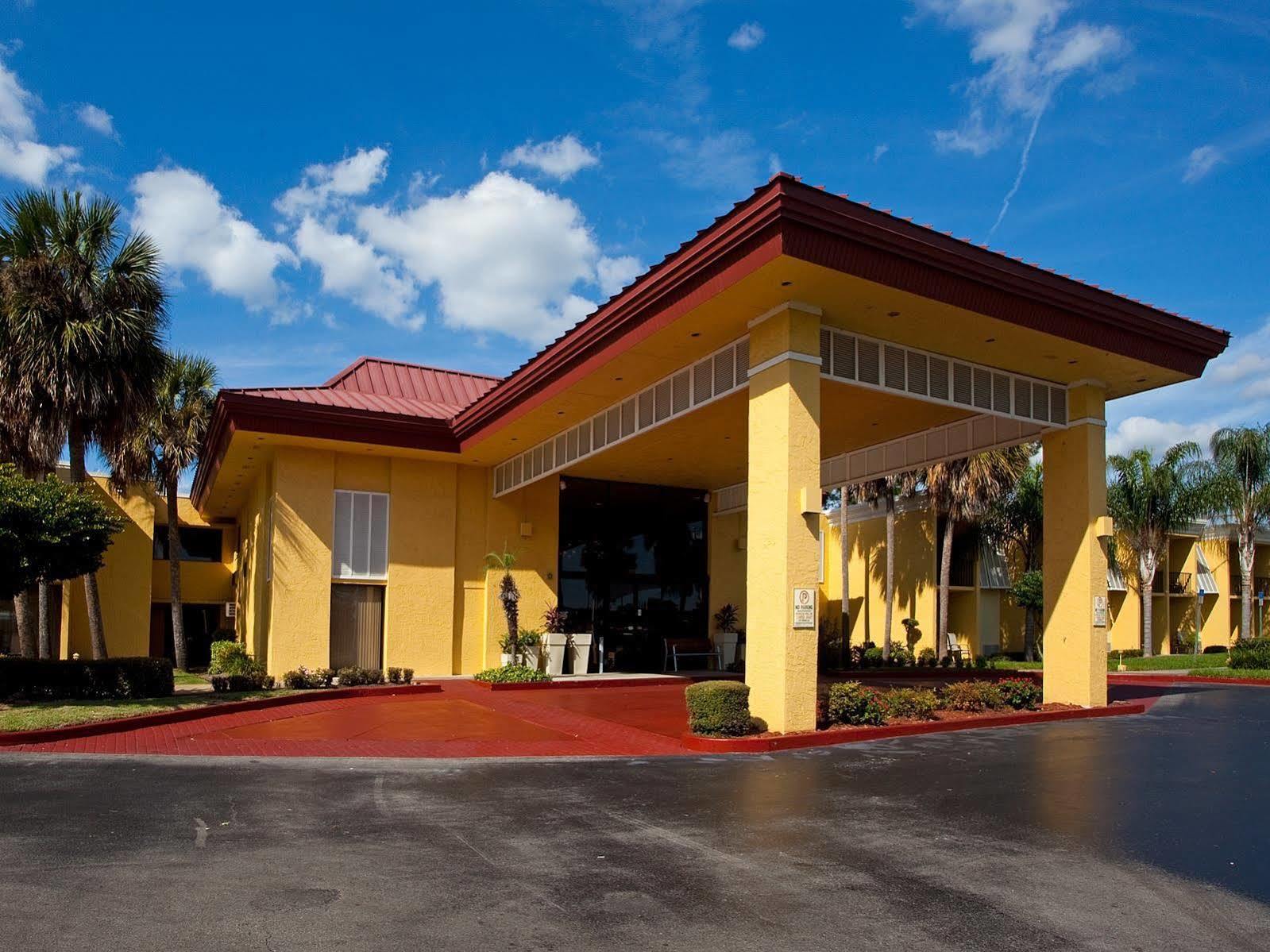 Best Western International Speedway Hotel Дейтона Бийч Екстериор снимка